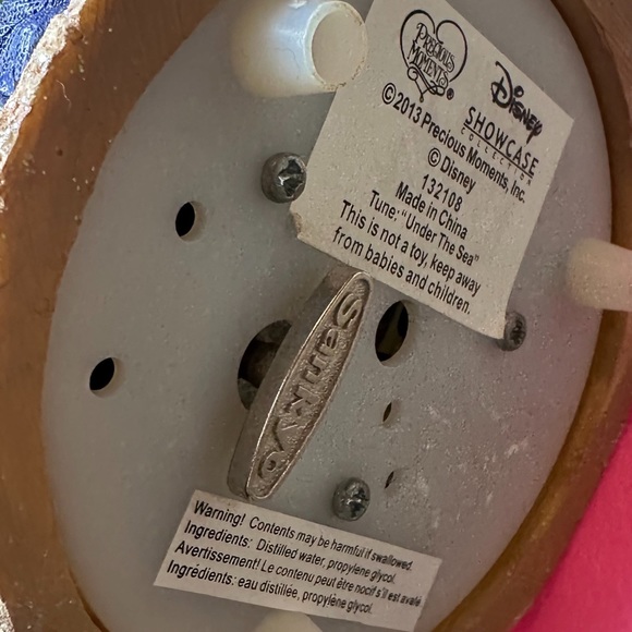 Precious Moments Disney Showcase Collection 2013 Little Mermaid Snow Globe - Picture 10 of 10